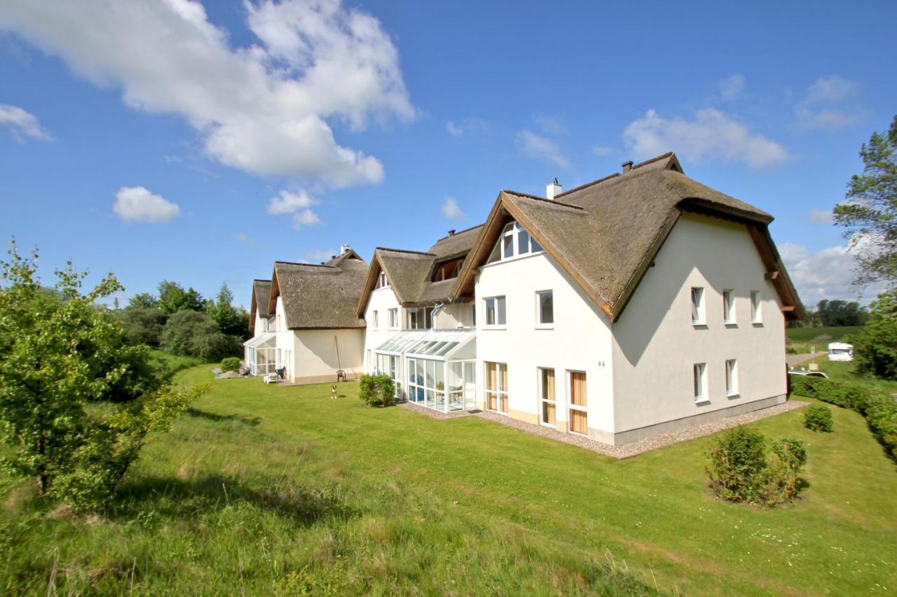 Strandhaus Mönchgut: Beachside Retreat with Spa Access Lobbe Exterior photo
